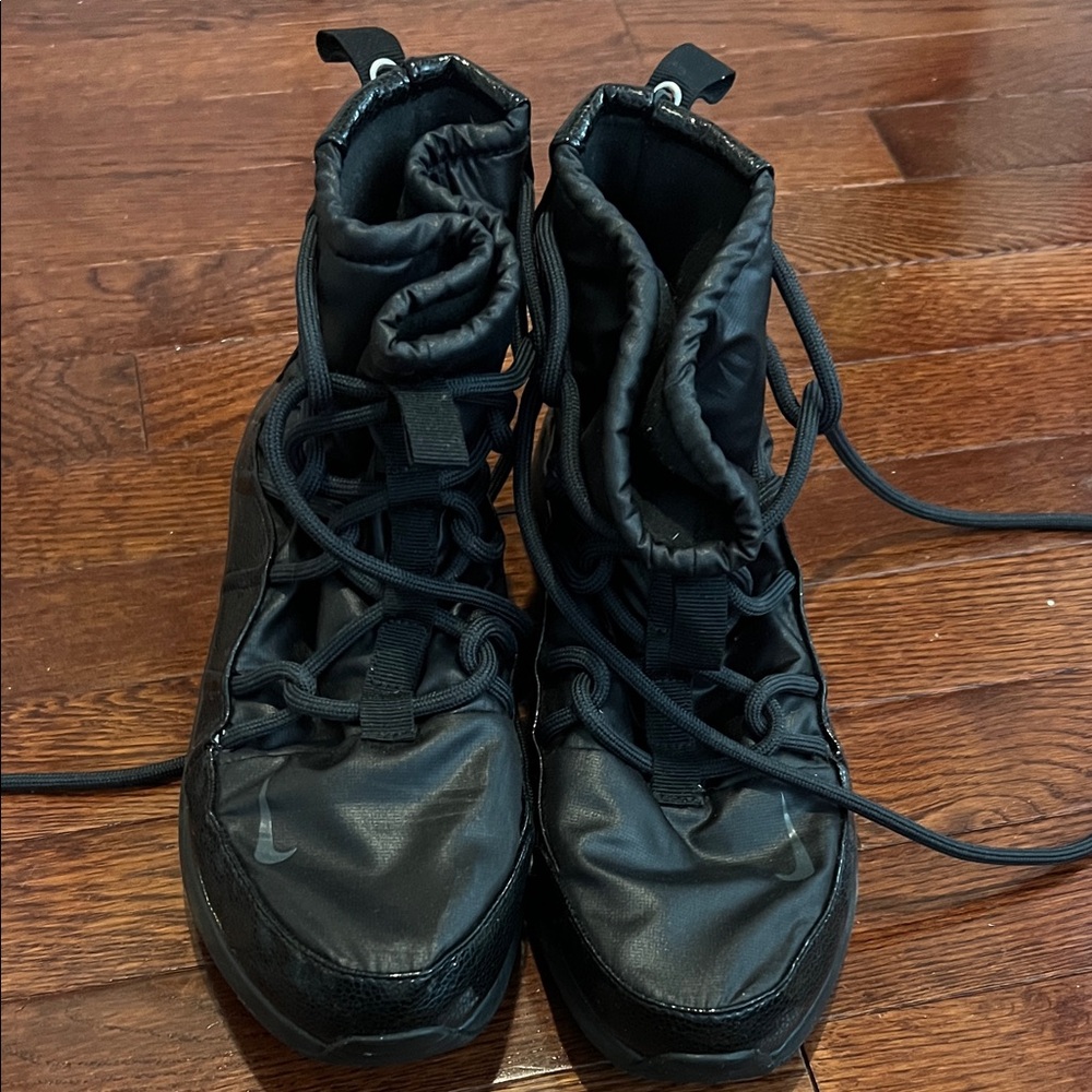 Worn once, Nike Sneaker Boots